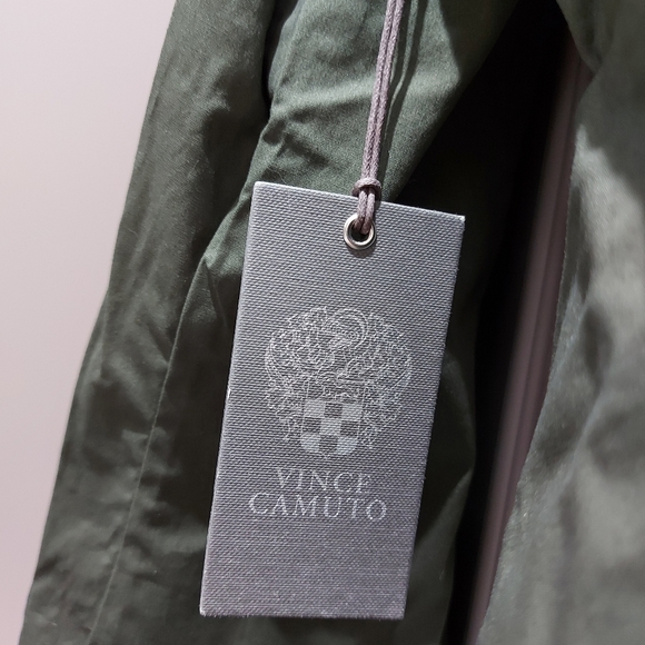 NWT 🏷 Vince Camuto | Utility Twist Long Sleeve Top - Picture 5 of 15